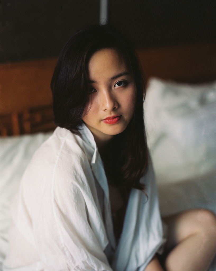 美女扒开下面让男人捅